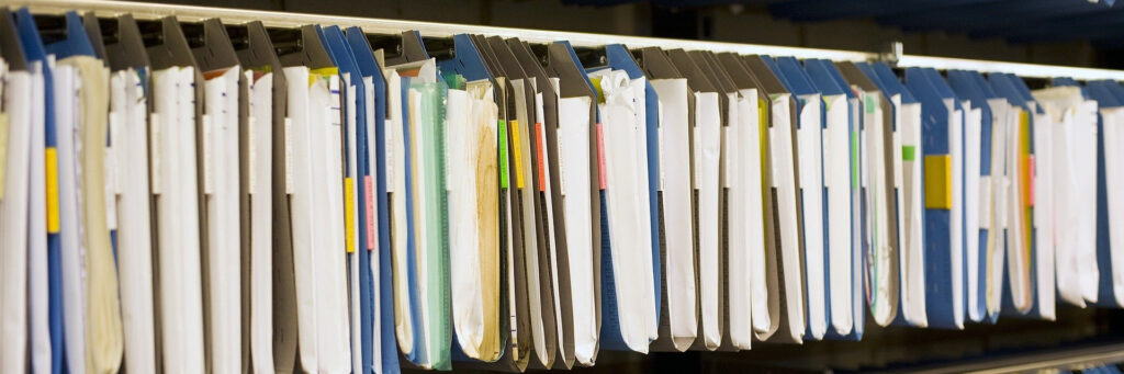 Header afbeelding met archief dossiers voor het bericht over categorieën